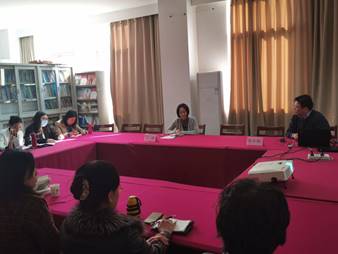 说明:图片包含 人, 室内, 一群, 桌子
描述已自动生成